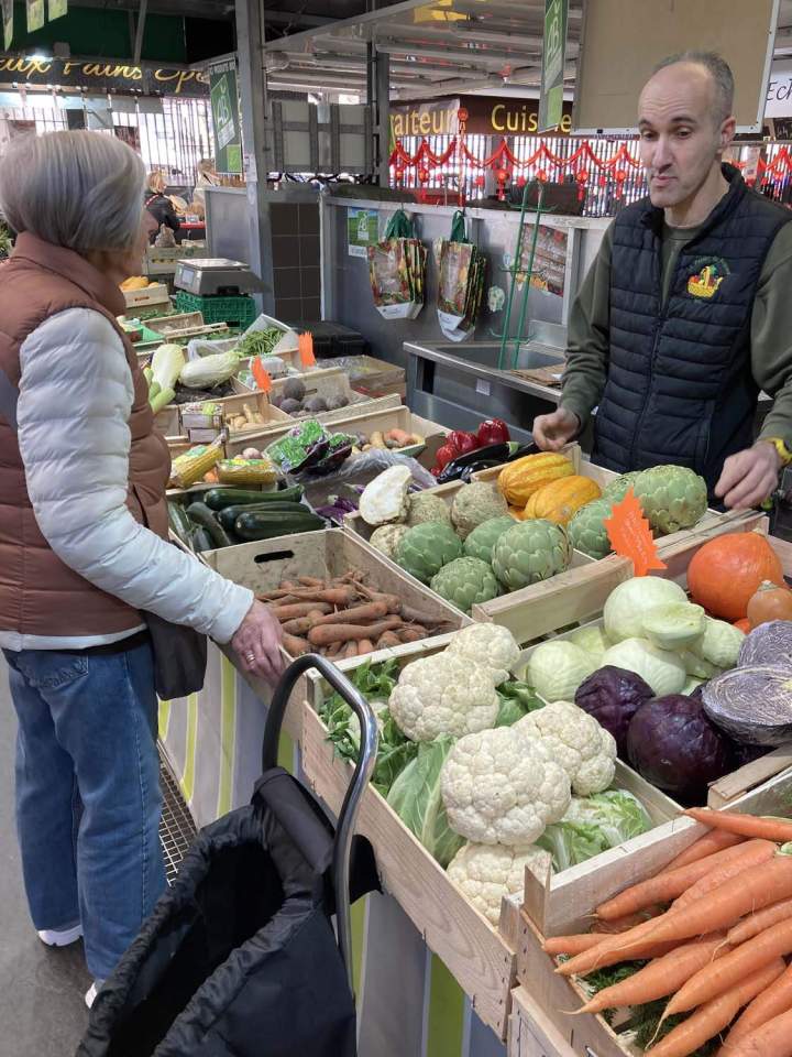 Primeur bio récolte de saison Paris